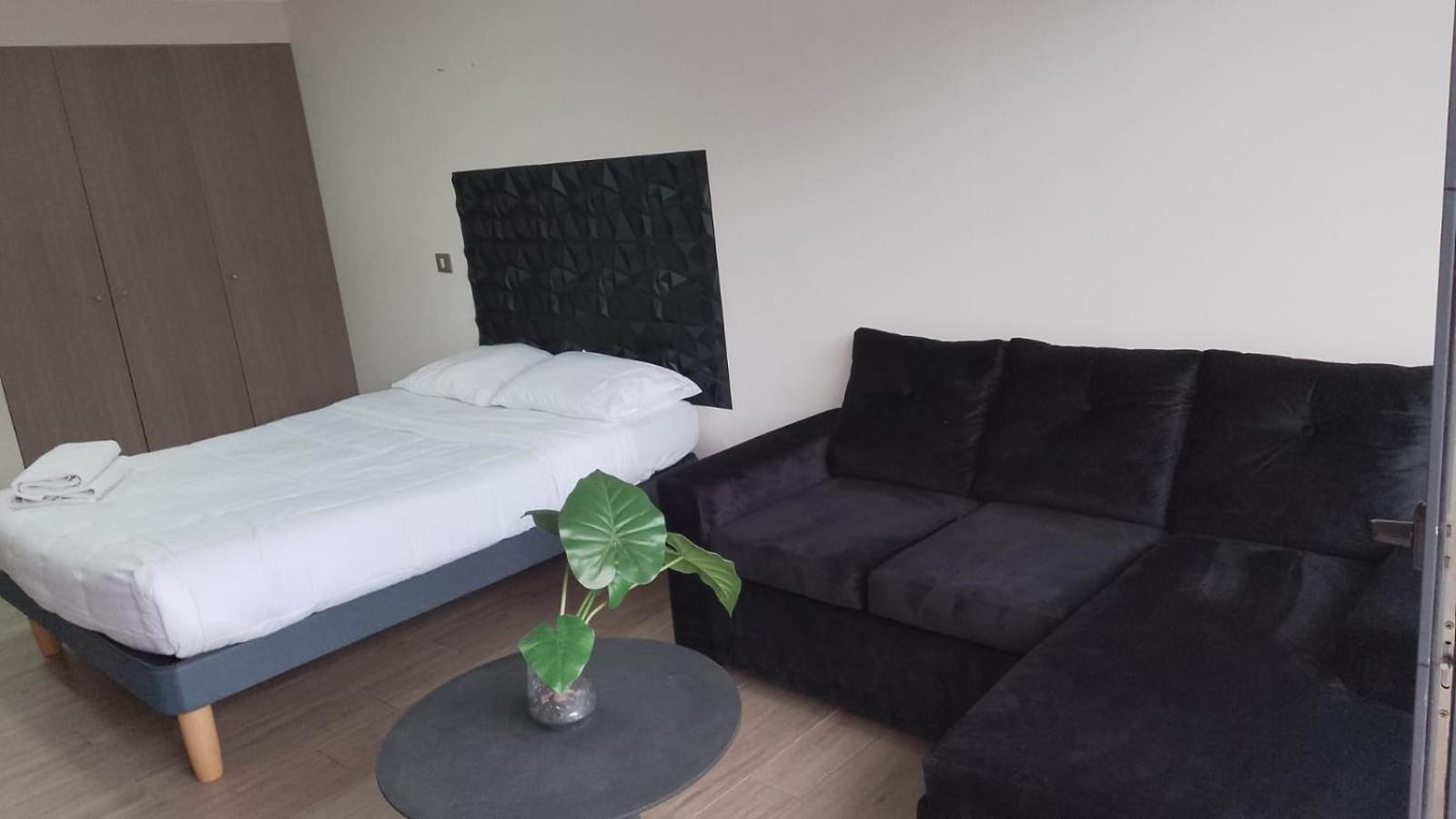 Suits Simple Apartment
